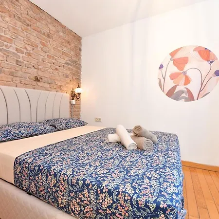 Cute Flat Vintage Design Ac Galata Lägenhet