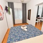 Cute Flat Vintage Design Ac Galata Istanbul
