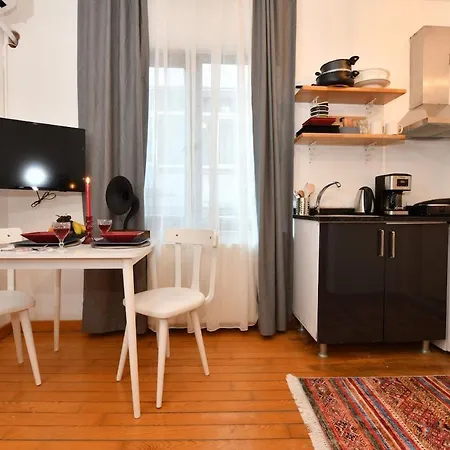 Cute Flat Vintage Design Ac Galata